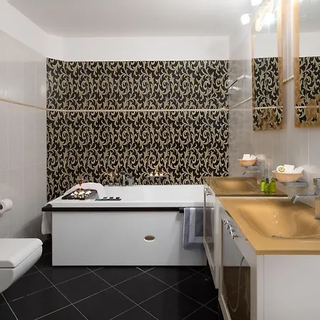 Newly Renovated 4 Seasons With Bbq, Private Pool, Ping Pond And Football Table Villa *