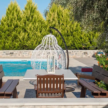 Villa Newly Renovated 4 Seasons With Bbq, Private Pool, Ping Pond And Football Table