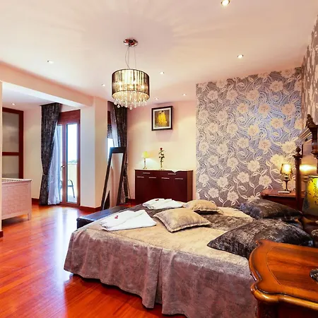 Newly Renovated 4 Seasons With Bbq, Private Pool, Ping Pond And Football Table Villa