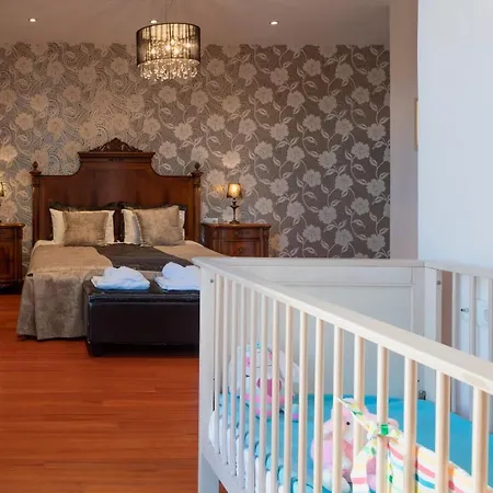 Newly Renovated 4 Seasons With Bbq, Private Pool, Ping Pond And Football Table *