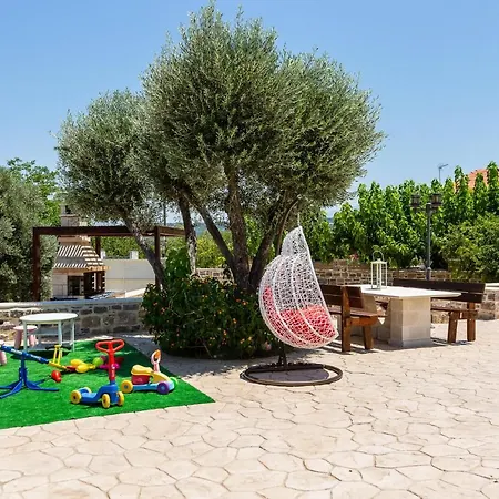 Villa Newly Renovated 4 Seasons With Bbq, Private Pool, Ping Pond And Football Table *