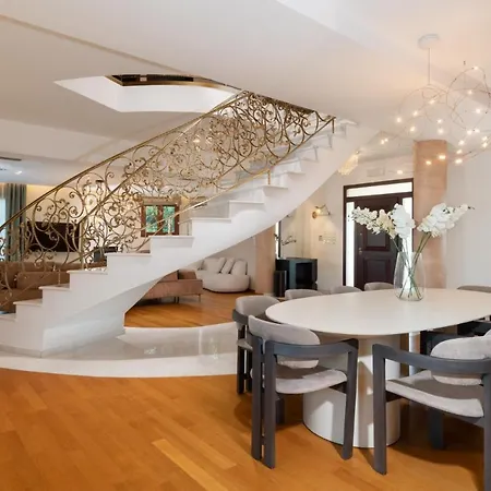 Newly Renovated 4 Seasons With Bbq, Private Pool, Ping Pond And Football Table Villa