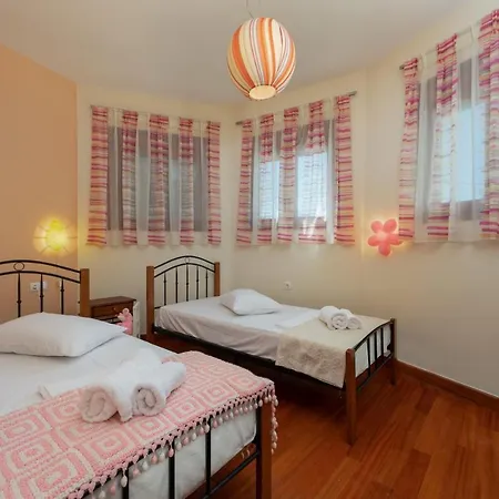 فيلة Newly Renovated 4 Seasons With Bbq, Private Pool, Ping Pond And Football Table Viranepiskopí